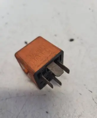 BMW 5 E60 E61 Other relay 0332019456