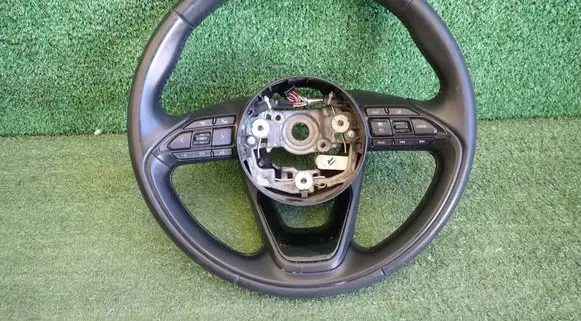 Toyota Yaris XP210 Steering wheel 