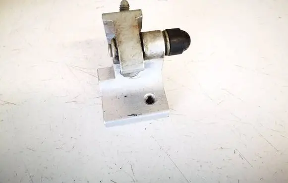 Audi Q7 4L Rear door lower hinge 4l0833401b