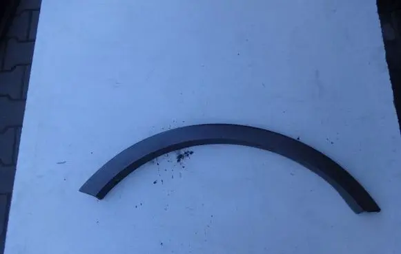 Hyundai i30 Front arch trim 