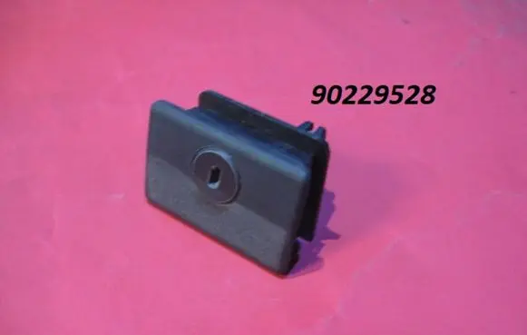 Opel Omega A Glove box lock 90229528