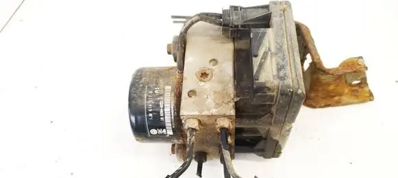 Volkswagen Golf IV ABS Pump 1J0614117B