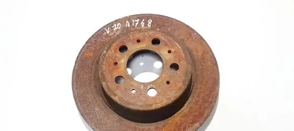 Volvo V70 Rear brake disc neventiliuojamas