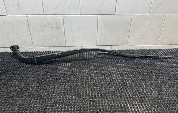 Infiniti QX60 L50 Front wiper blade arm