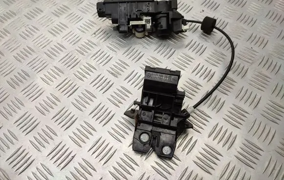 Mercedes-Benz E W211 Tailgate/trunk/boot lock/catch/latch A1717500085 A1717500185 A2037500833
