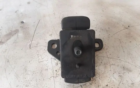 KIA Sorento Engine mount bracket 218123E150