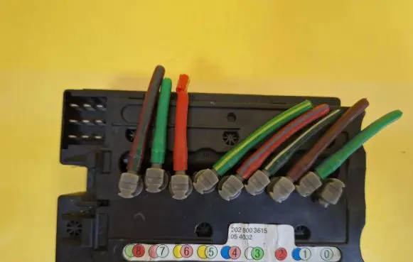 Mercedes-Benz C W202 Fuse box set 2028003615