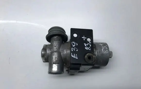 BMW 5 E39 Idle control valve (regulator) 1744713 0280140545