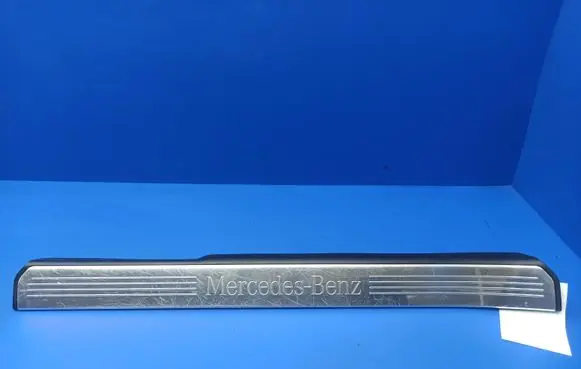 Mercedes-Benz S W221 Front sill trim cover A2216800135