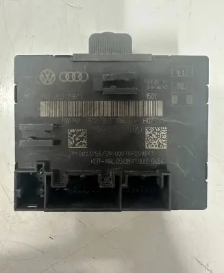 Audi A5 8T 8F Door control unit/module 8T0959795C 8T0959795L