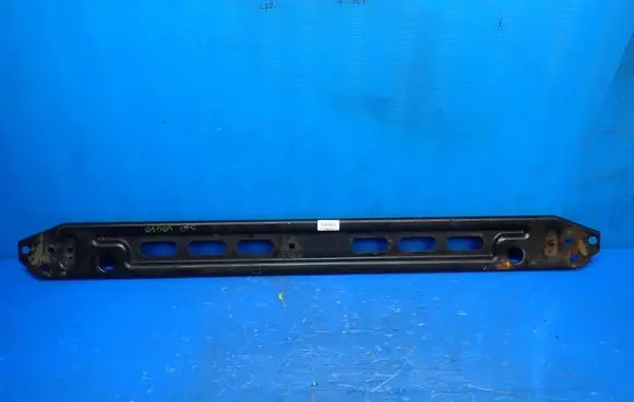 Volvo V60 Radiator mount bracket 31368100 B4960
