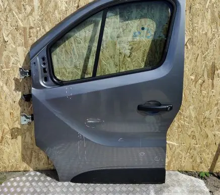 Opel Vivaro Front door 