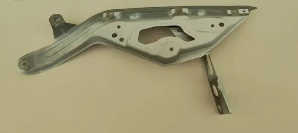 Renault Twingo III Fender mounting bracket 631476725R