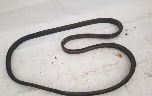 Hyundai Genesis Loading door rubber seal (on body) 