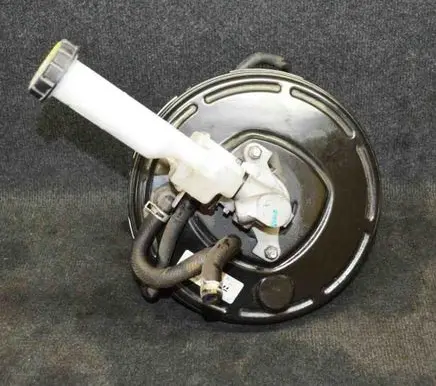 Peugeot 207 Brake booster 32481049