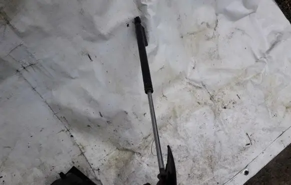 Nissan Almera Tailgate/trunk strut/damper