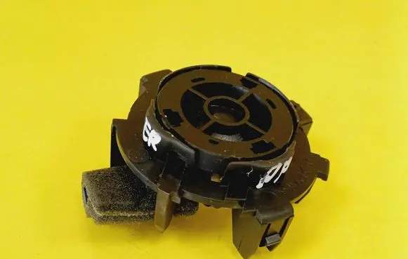 Front door high frequency speaker