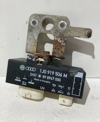 Skoda Fabia Mk1 (6Y) Coolant fan relay 1j0919506m