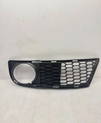BMW 1 E82 E88 Front bumper lower grill 8045449 51118045449