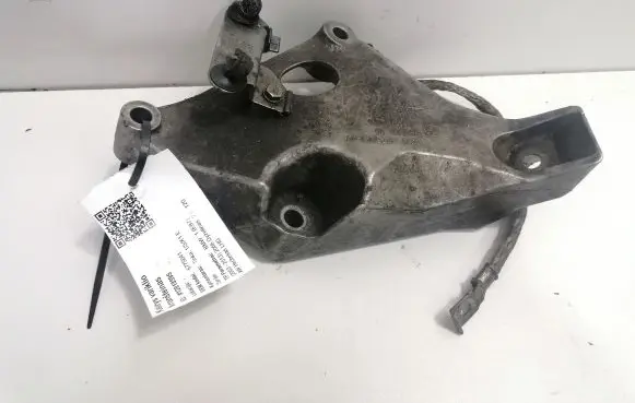 BMW 1 E81 E87 Engine mounting bracket 6775041