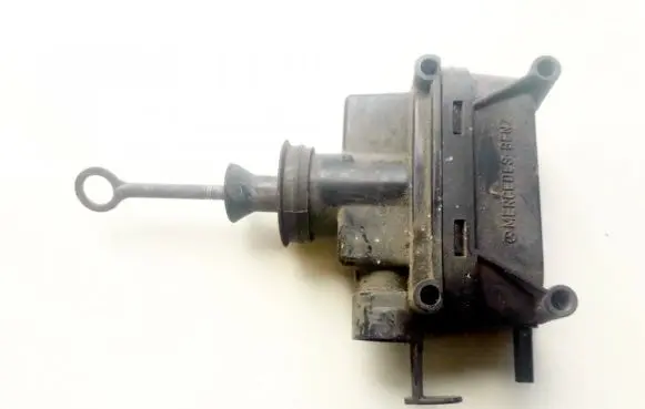 Mercedes-Benz C W202 Central locking vacuum pump 