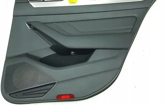 Volkswagen PASSAT B8 Rear door 3G9867212AR