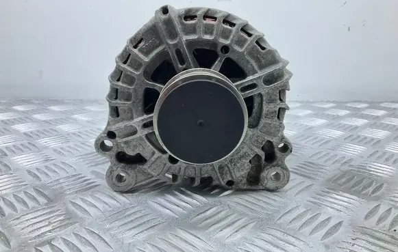 Volkswagen Tiguan Generator/alternator 03L903023F