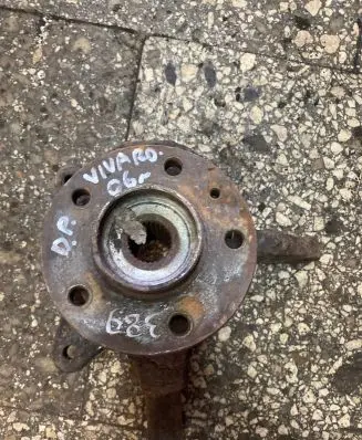 Opel Vivaro Front wheel hub