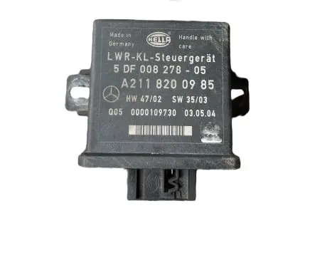 Mercedes-Benz E W211 Light module LCM A2118200985 0000109730 5DF00827805