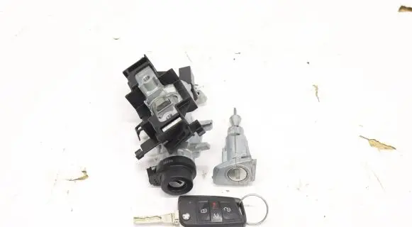 Volkswagen Golf VII Ignition lock 1K0905851