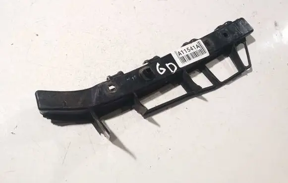 Hyundai i30 Rear bumper mounting bracket
