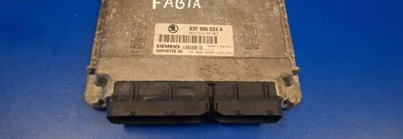 Skoda Fabia Mk1 (6Y) Engine control unit/module 03E906033A 5WP4012005
