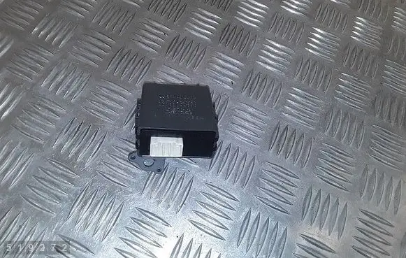 Toyota Avensis T270 Door control unit/module 8597020030