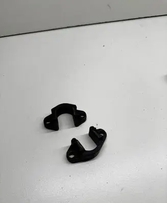 BMW 5 E39 Fuel Injector clamp holder 13537787215 7787215