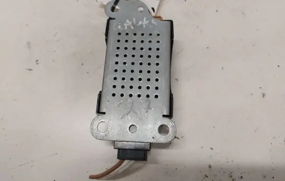 Volkswagen Golf VI Aerial antenna amplifier 5M0035570B