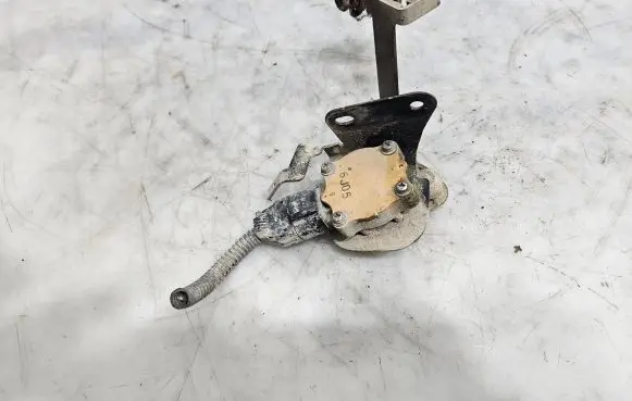 Toyota Avensis T250 Front height sensor lever 