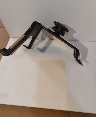 Battery bracket