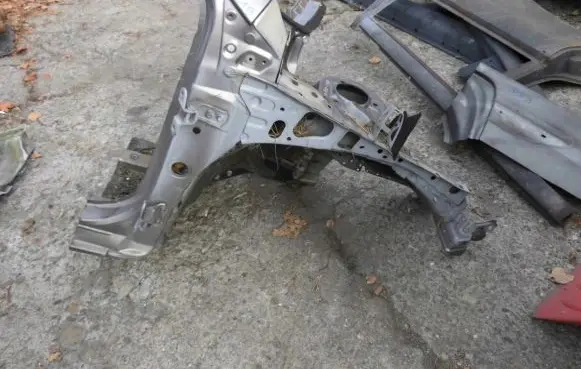 Toyota Avensis T270 Front piece kit 