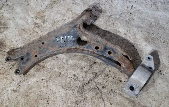 Volkswagen Golf Plus Front lower control arm/wishbone