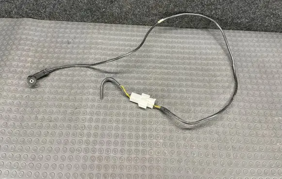 Mercedes-Benz C W203 AUX in-socket connector 