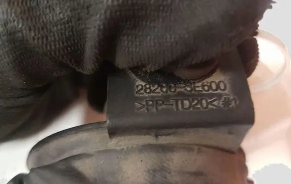 KIA Sorento Air intake duct part 282003E600