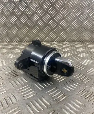 Volkswagen Touareg II Ignition lock 7P6905843D