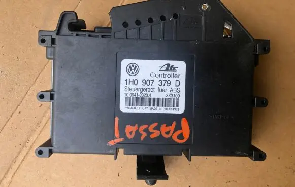 Volkswagen PASSAT B4 ABS control unit/module 1h0907379d
