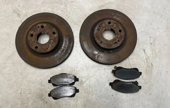Toyota Corolla Verso AR10 Front brake disc