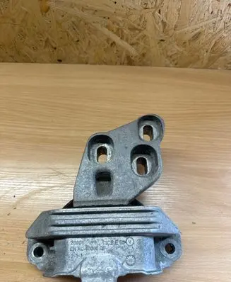 Mercedes-Benz A W176 Gearbox mount A2462400217 326E60 2G008