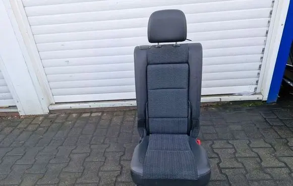 Toyota Verso Second row seats 4353454354534