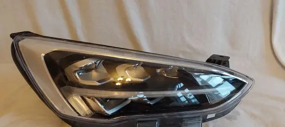 Ford Focus Headlight/headlamp