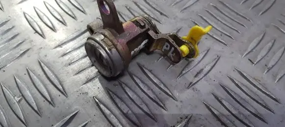 Toyota Celica T230 Front door lock (next to the handle) 