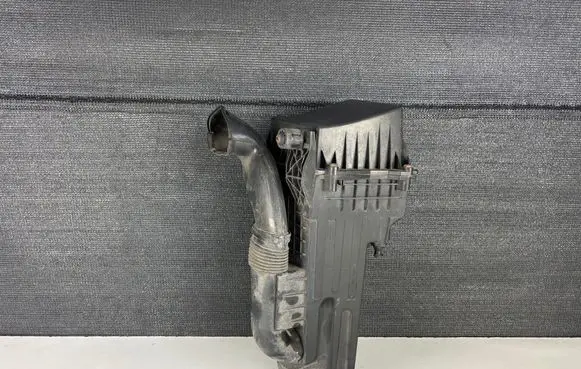 Ford Fiesta Air filter box 