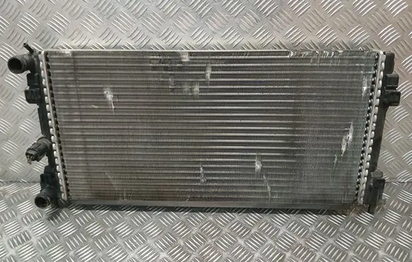 Seat Toledo IV (NH) Coolant radiator R3570001 0206677 6R0121253Q
